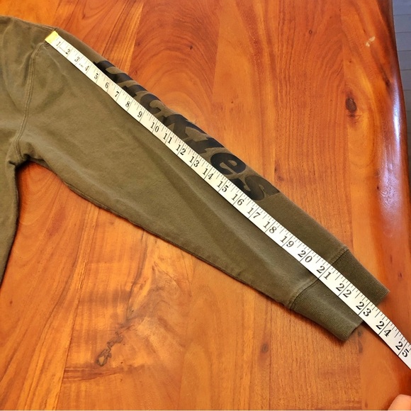 Dickies Men’s Khaki Long Sleeve T shirt
Tee With Logo on the Front. Medium - Picture 12 of 15